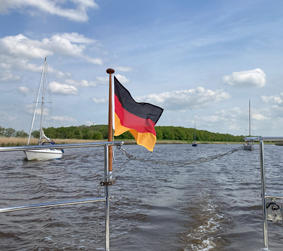 Yacht in Fahrt